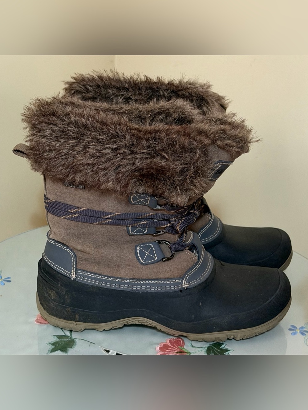 Faux-Fur Trim Brown Winter Snow Boots for Women Size 9